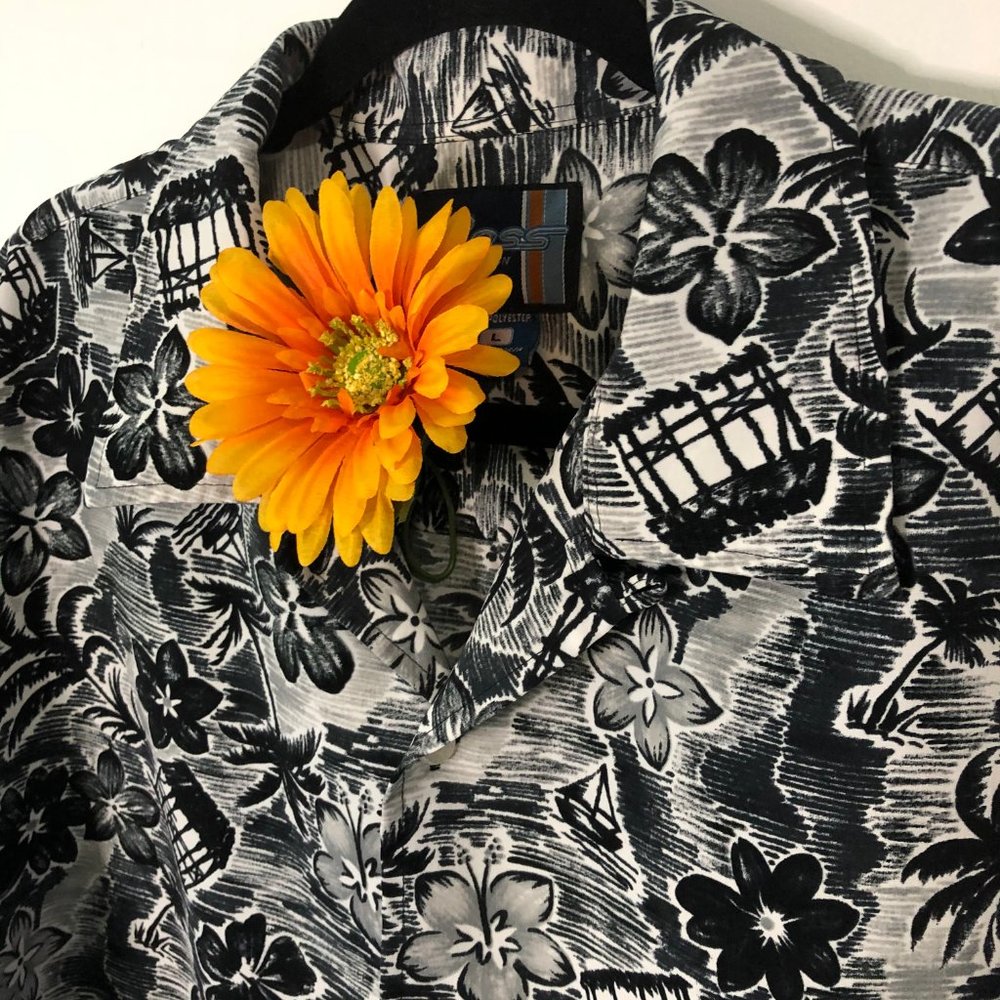 *** SOLD *** Vintage Boss Black Gray Hawaiian Tropical Shirt L